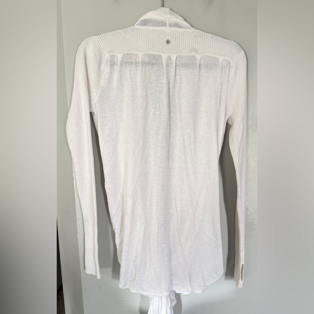 Lululemon Universal Wrap - Picture 6 of 6
